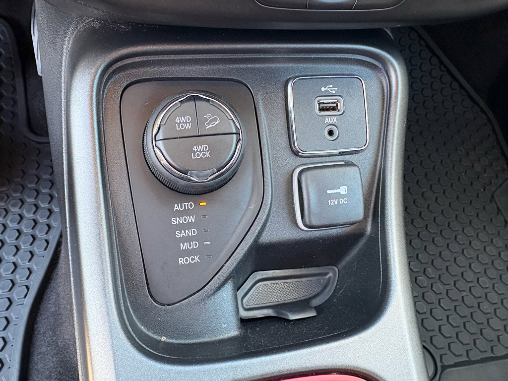 Used 2018 Jeep Compass Trailhawk w/ Leather Interior Group AWD/4WD image 21