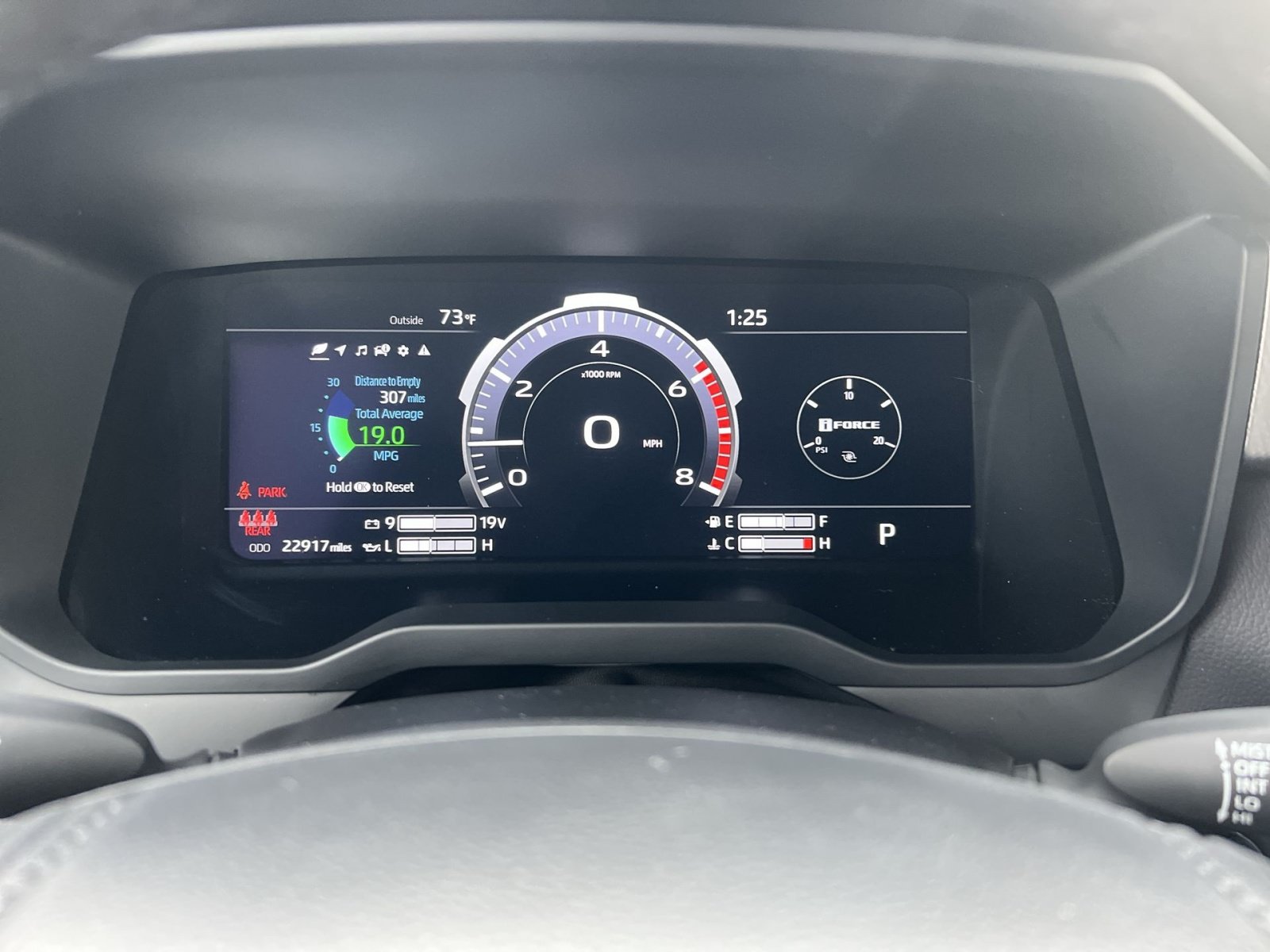Used 2025 Toyota Tundra Limited AWD/4WD image 17