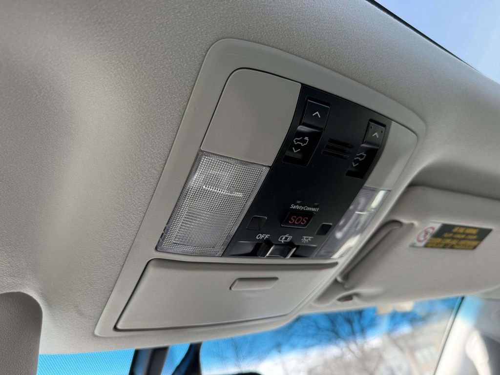 Used 2018 Lexus GX 460 Premium w/ Premium Package image 24