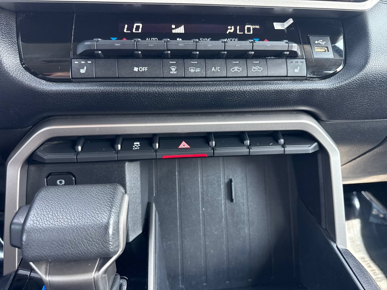 Used 2022 Toyota Tundra SR5 AWD/4WD image 18