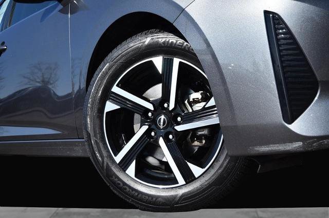 Certified 2024 Nissan Sentra SV image 3