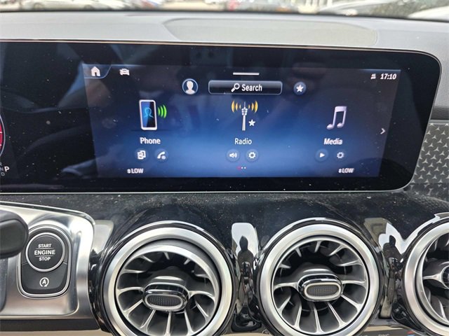 New 2025 Mercedes-Benz GLB 250 image 8