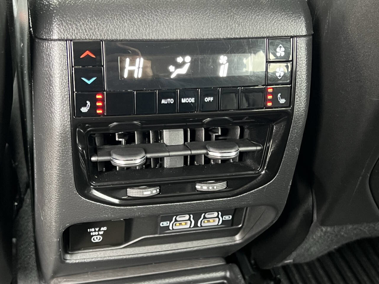 Used 2023 Jeep Grand Cherokee L Limited w/ Luxury Tech Group II image 33