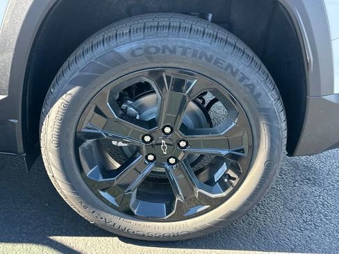 New 2026 Chevrolet Equinox LT w/ Midnight Edition image 13