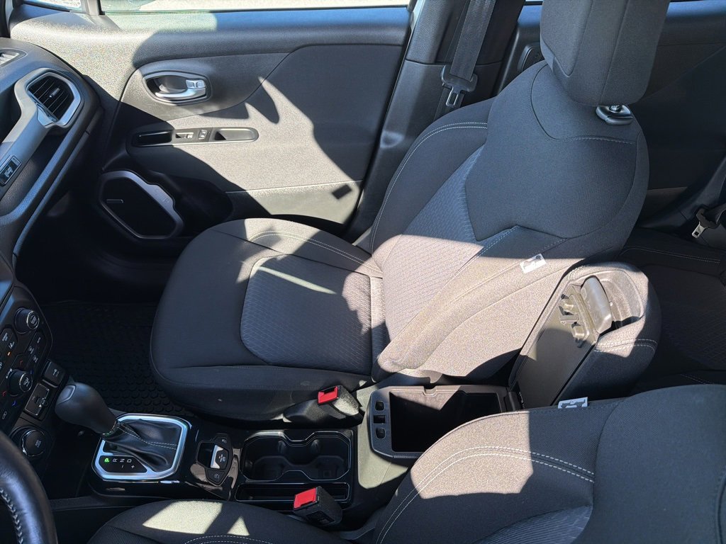 Used 2021 Jeep Renegade Latitude w/ Sun & Sound Group image 44