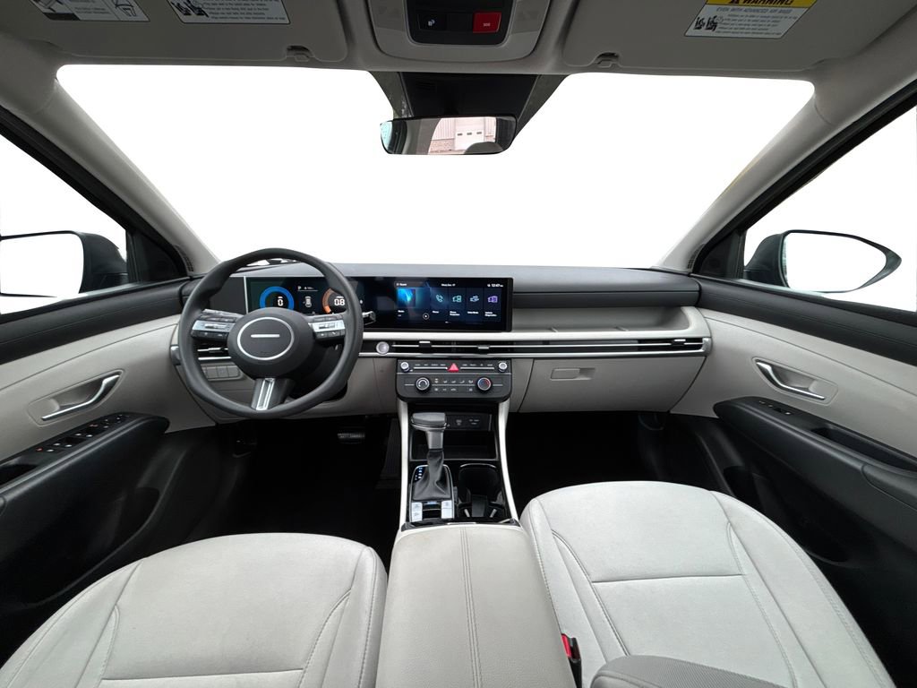 Certified 2025 Hyundai Tucson SE image 17