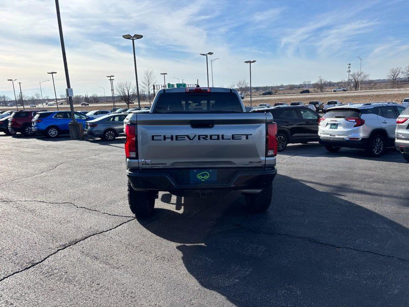 Used 2024 Chevrolet Colorado ZR2 w/ ZR2 Convenience Package III image 4