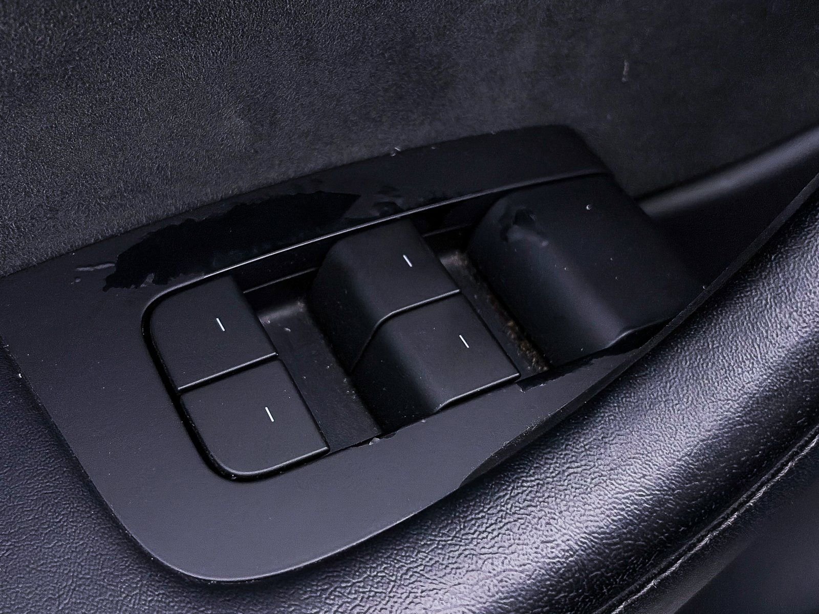 Used 2022 Tesla Model Y Long Range image 16