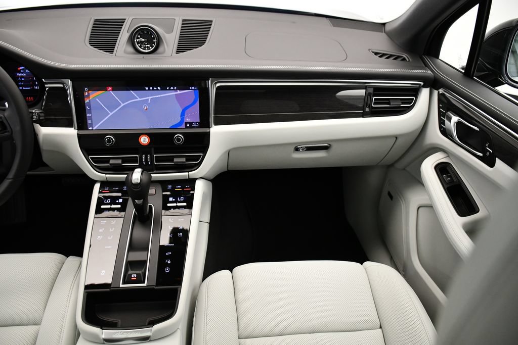 Certified 2026 Porsche Macan Turbo AWD/4WD image 23