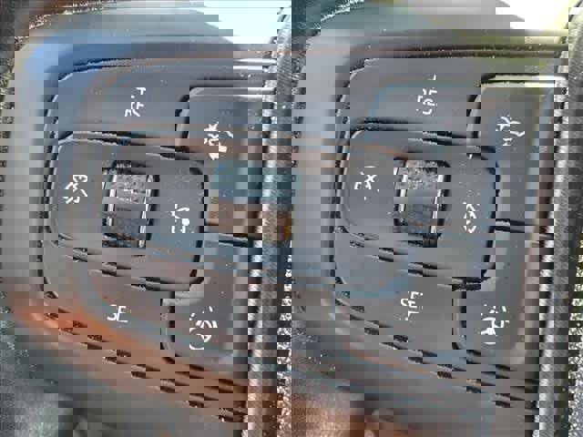 Used 2023 GMC Yukon XL Denali Ultimate AWD/4WD image 17