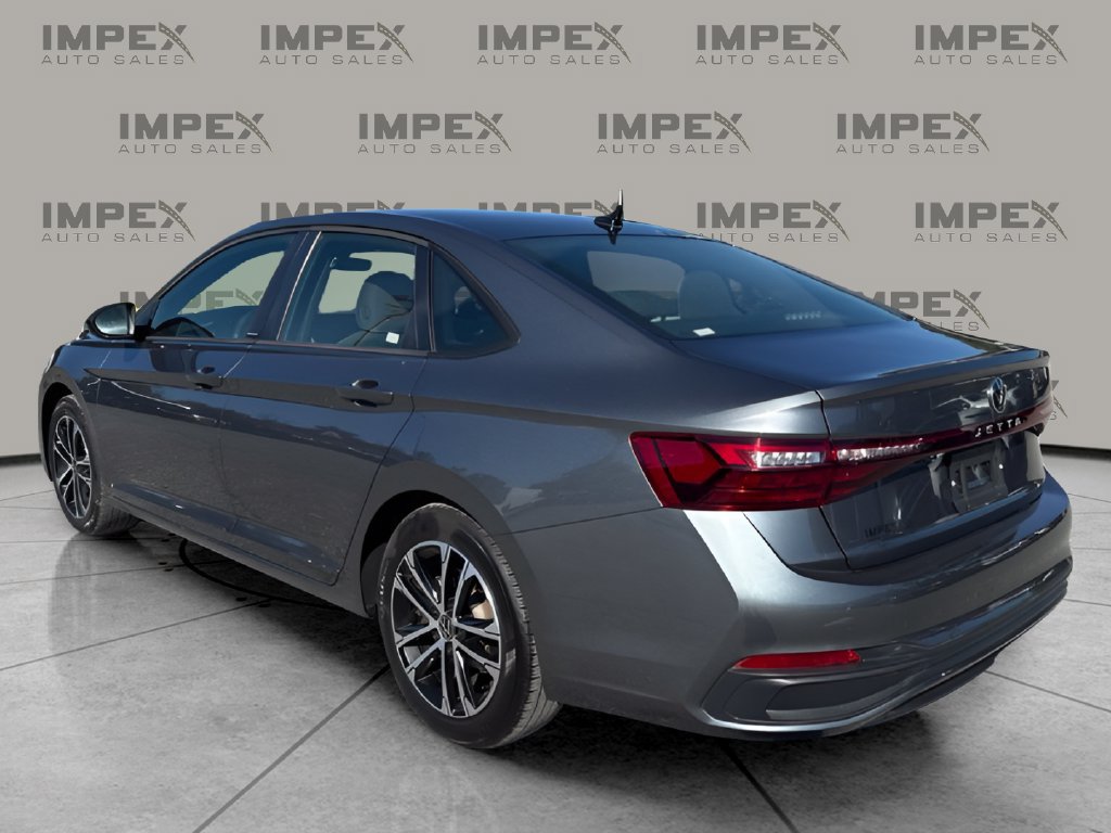 Used 2025 Volkswagen Jetta Sport FWD image 3