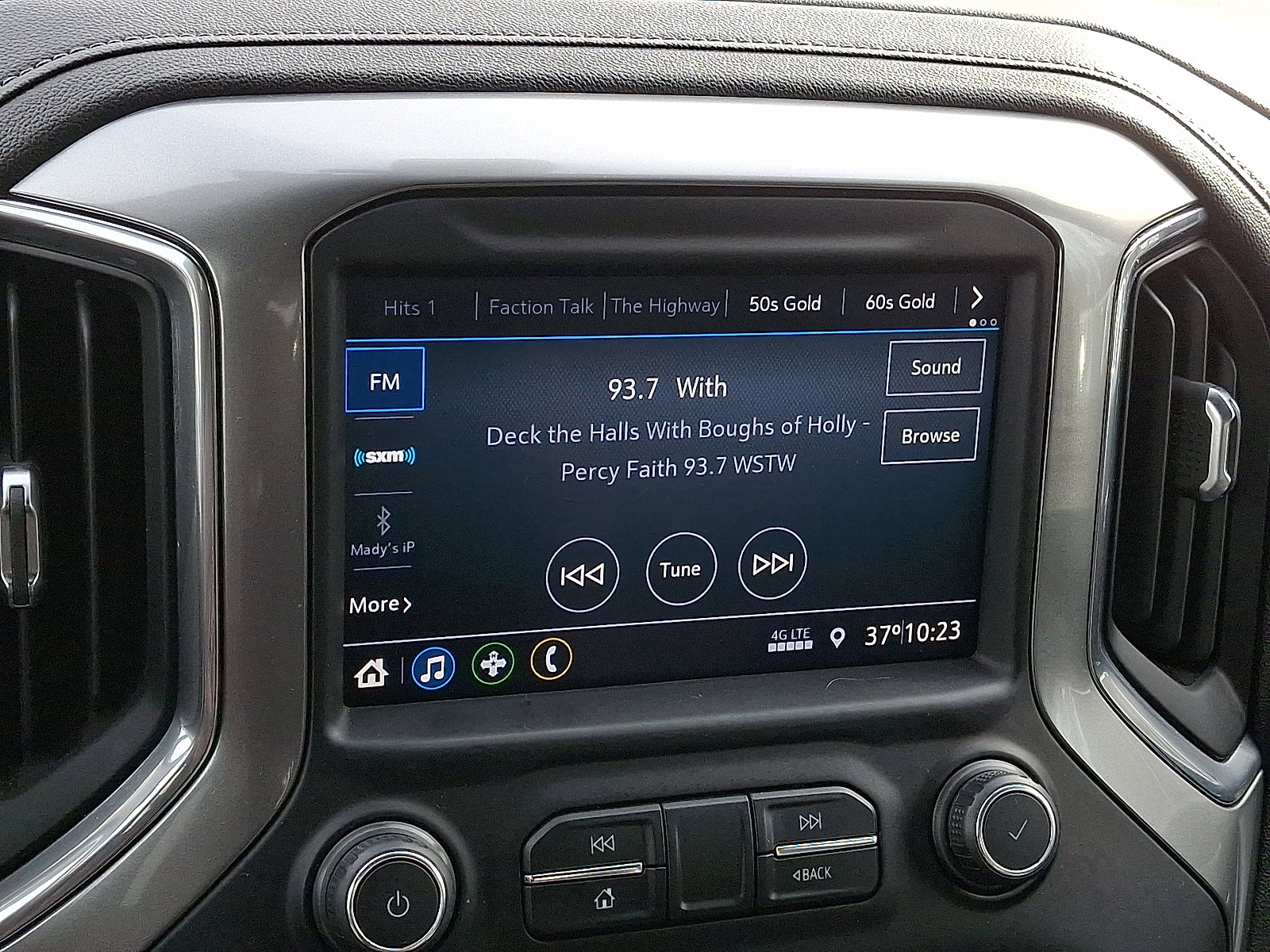 Used 2021 Chevrolet Silverado 2500 LT w/ Convenience Package image 14