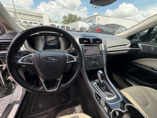 Used 2015 Ford Fusion Energi Titanium w/ Driver Assist Package FWD image 10