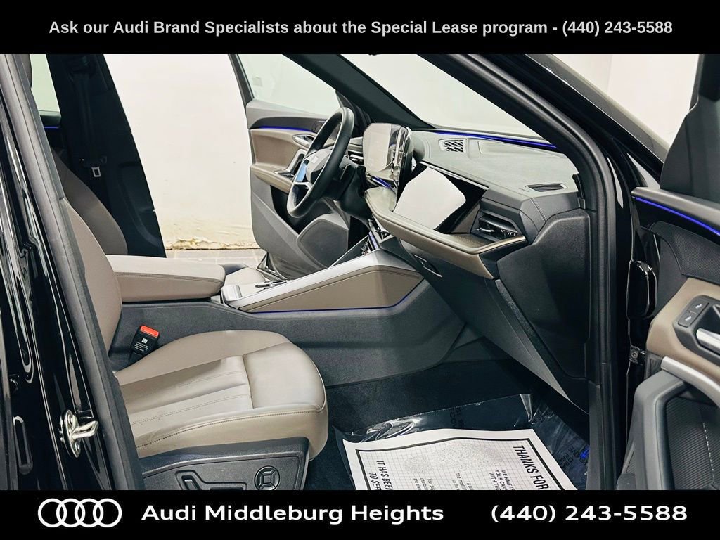 Certified 2025 Audi Q5 Premium w/ Convenience Package image 8