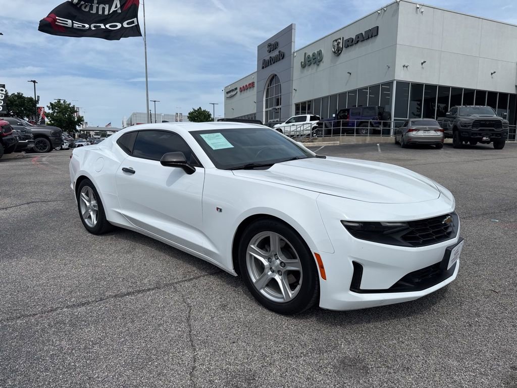 Used 2021 Chevrolet Camaro LT RWD image 1