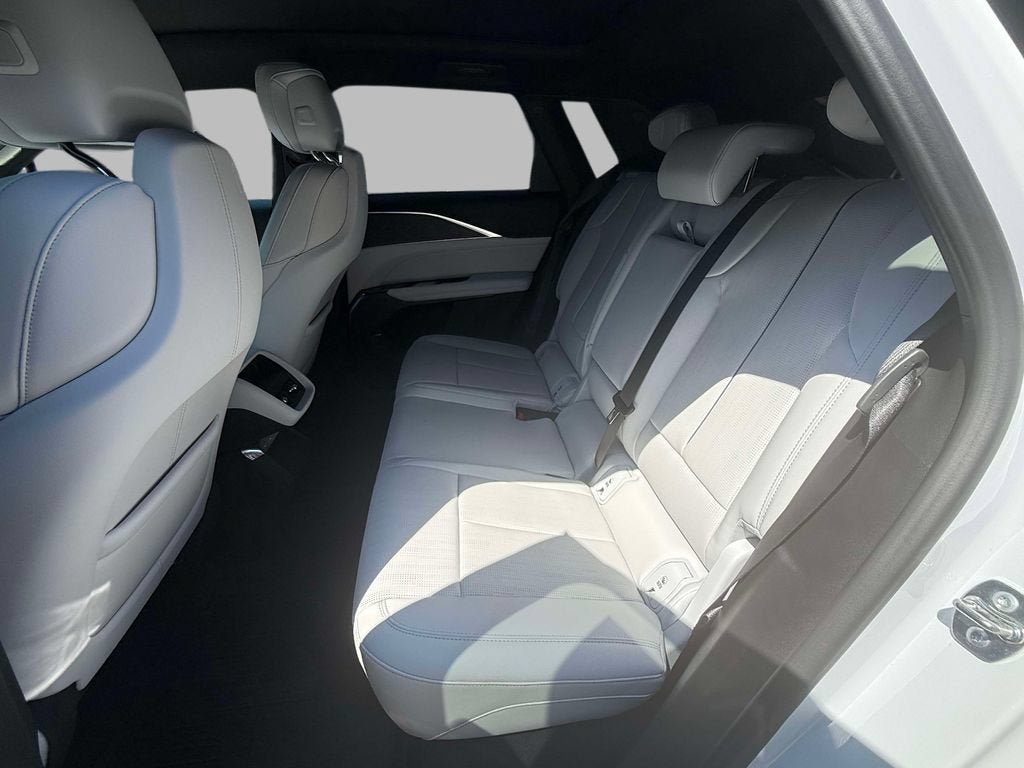 New 2026 Cadillac Lyriq Luxury RWD image 11