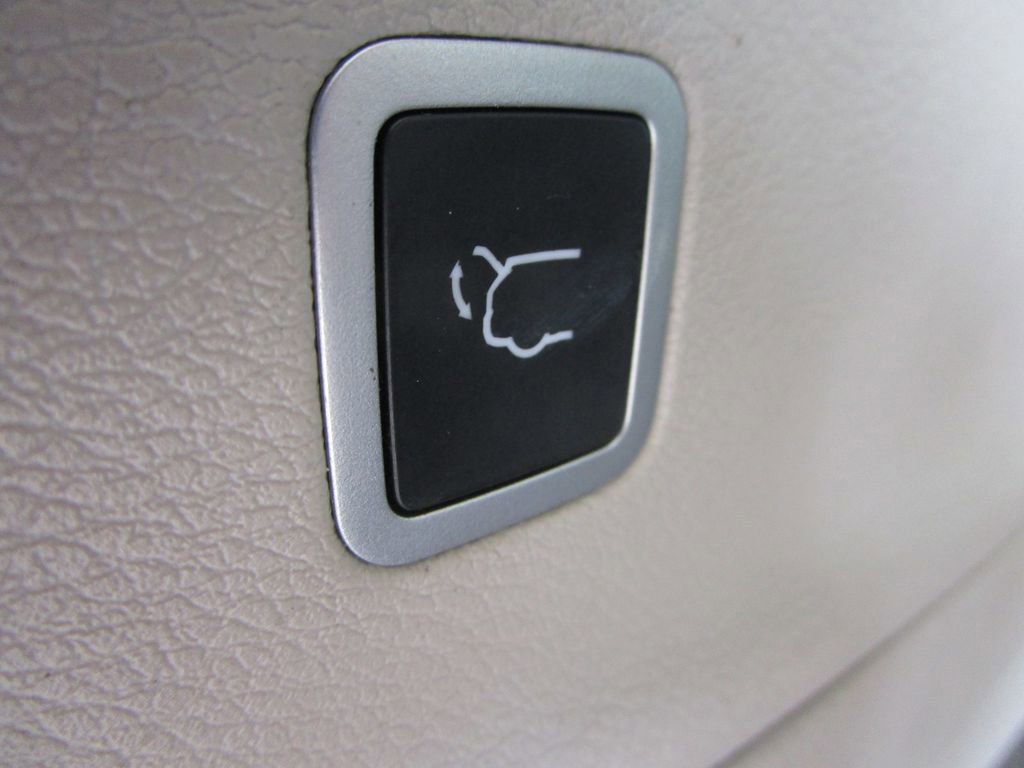 Used 2023 Chrysler Pacifica Limited FWD image 15