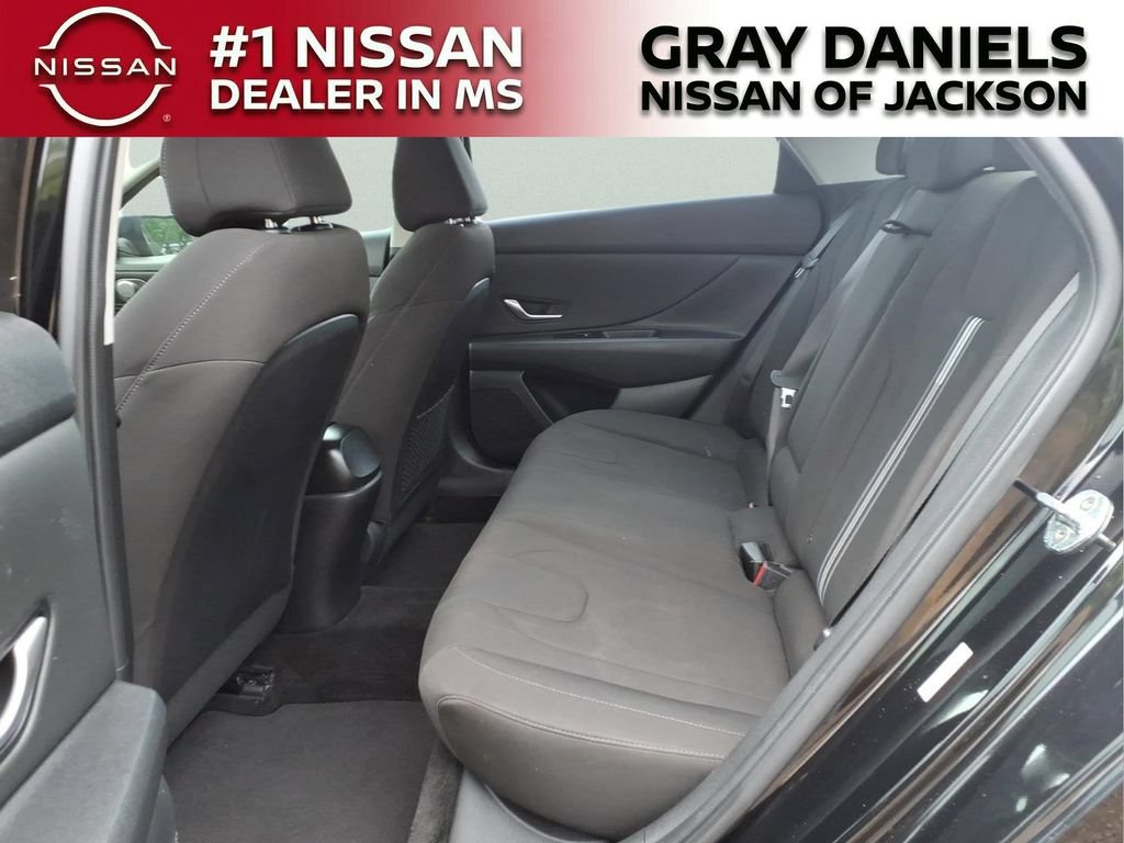 Used 2021 Hyundai Elantra SEL w/ Convenience + Premium Package FWD image 25