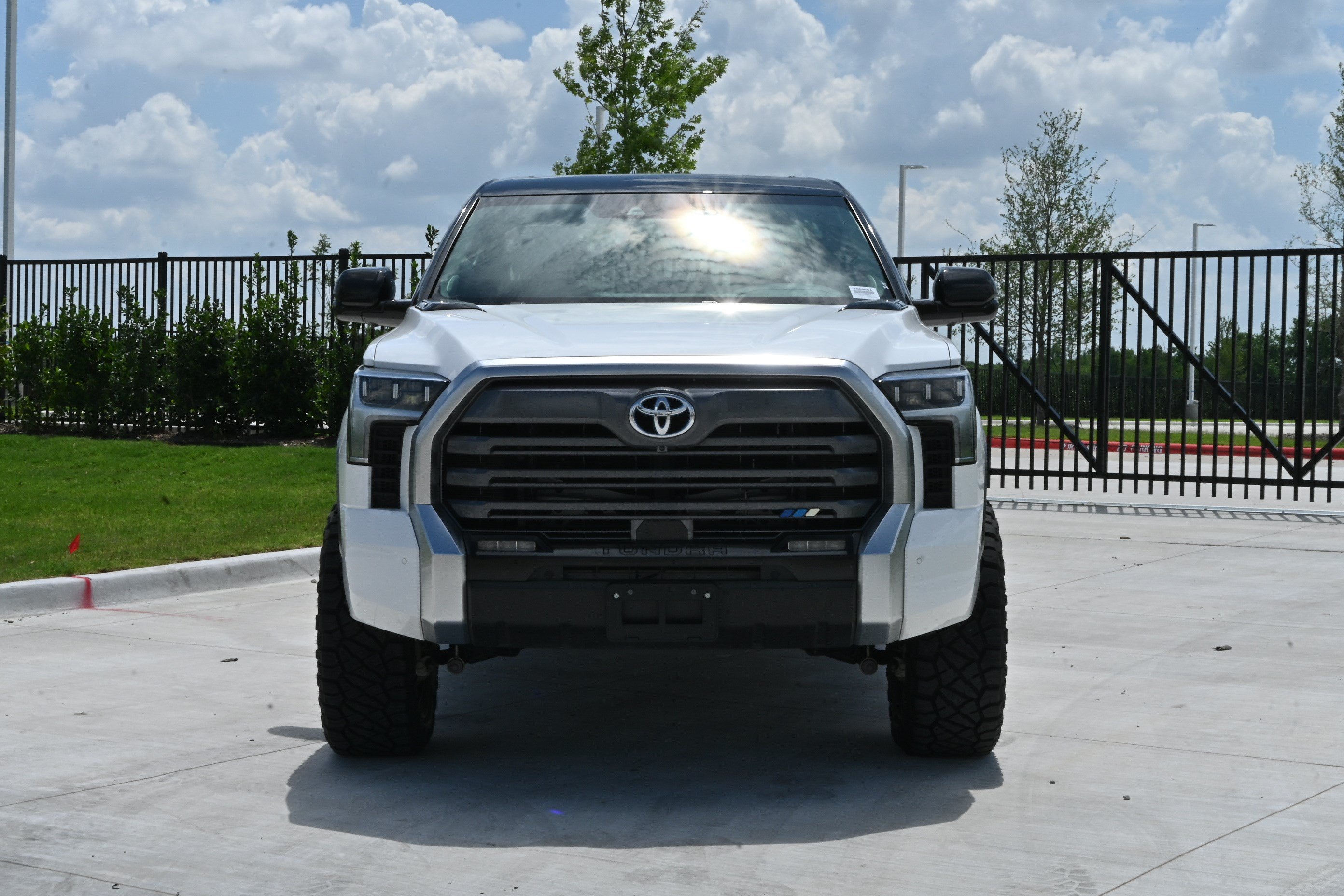 Used 2024 Toyota Tundra Limited AWD/4WD image 39