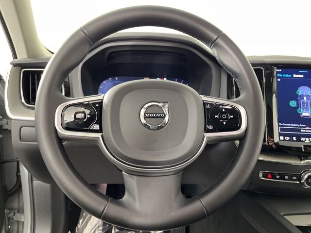 Used 2025 Volvo XC60 B5 Plus image 20