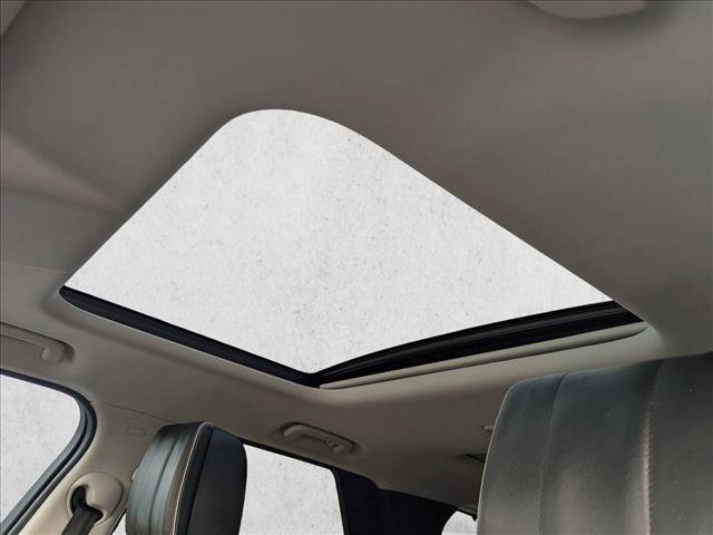 Used 2017 Land Rover Discovery First Edition image 14