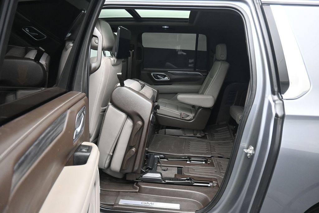 Used 2021 GMC Yukon XL SLT w/ SLT Premium Package AWD/4WD image 44