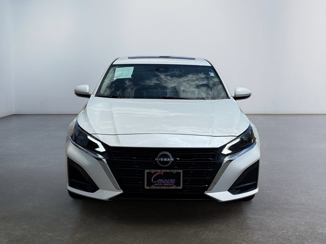 Used 2023 Nissan Altima 2.5 SL AWD/4WD image 2