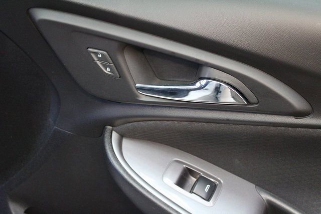 Used 2022 Chevrolet Malibu LT FWD image 9