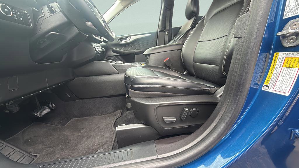 Certified 2023 Ford Escape Platinum image 18