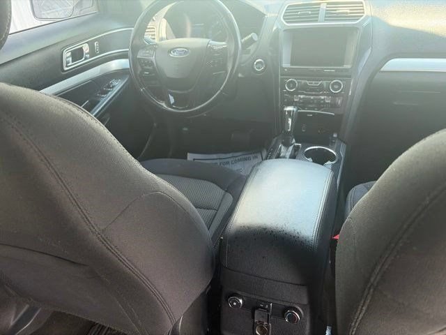 Used 2017 Ford Explorer XLT FWD image 37