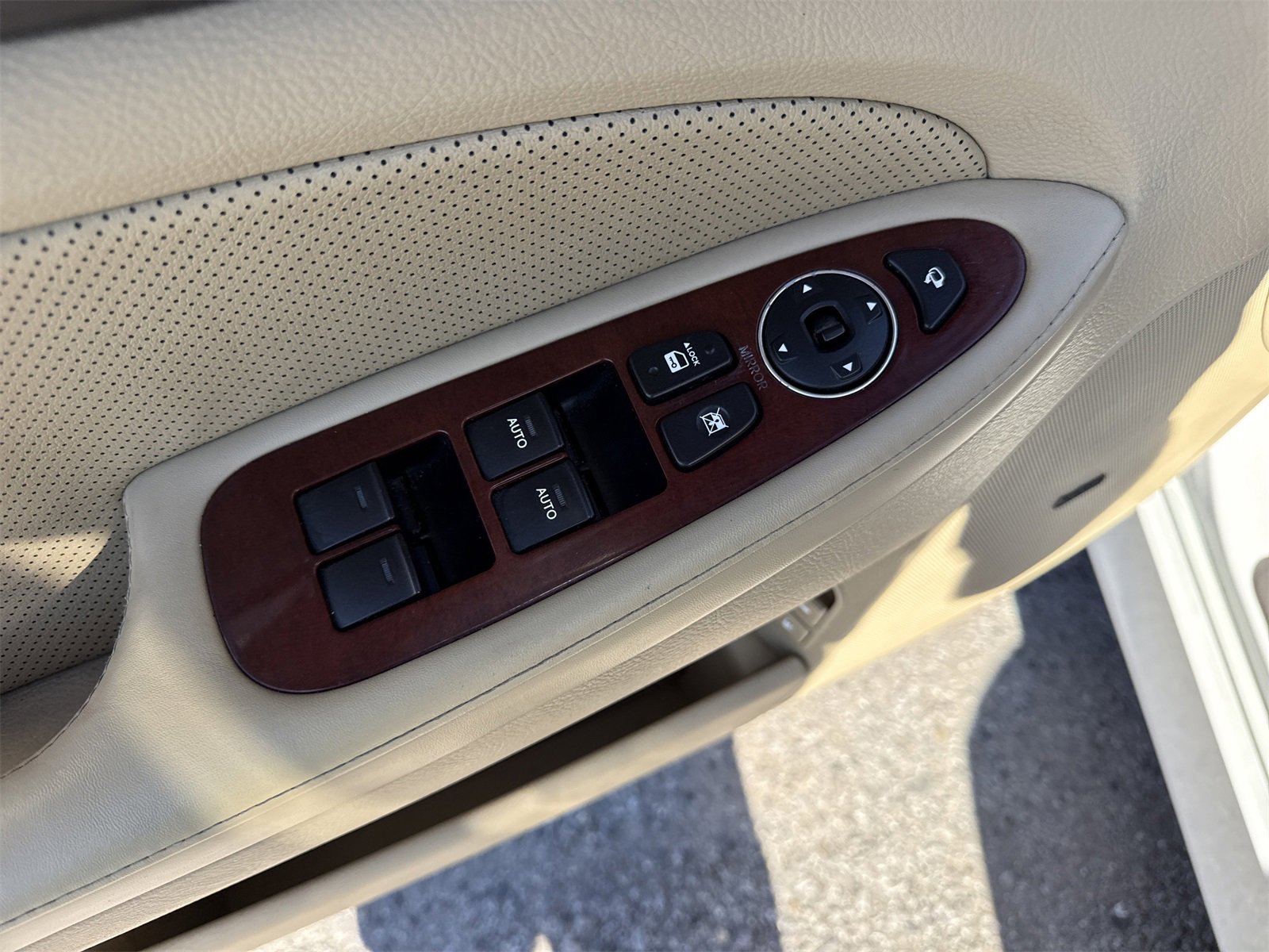 Used 2013 Hyundai Genesis 3.8 w/ Premium Pkg image 17