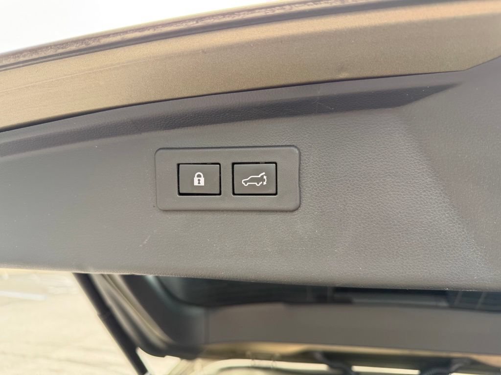Used 2020 Subaru Outback Premium w/ Popular Package #1 AWD/4WD image 8