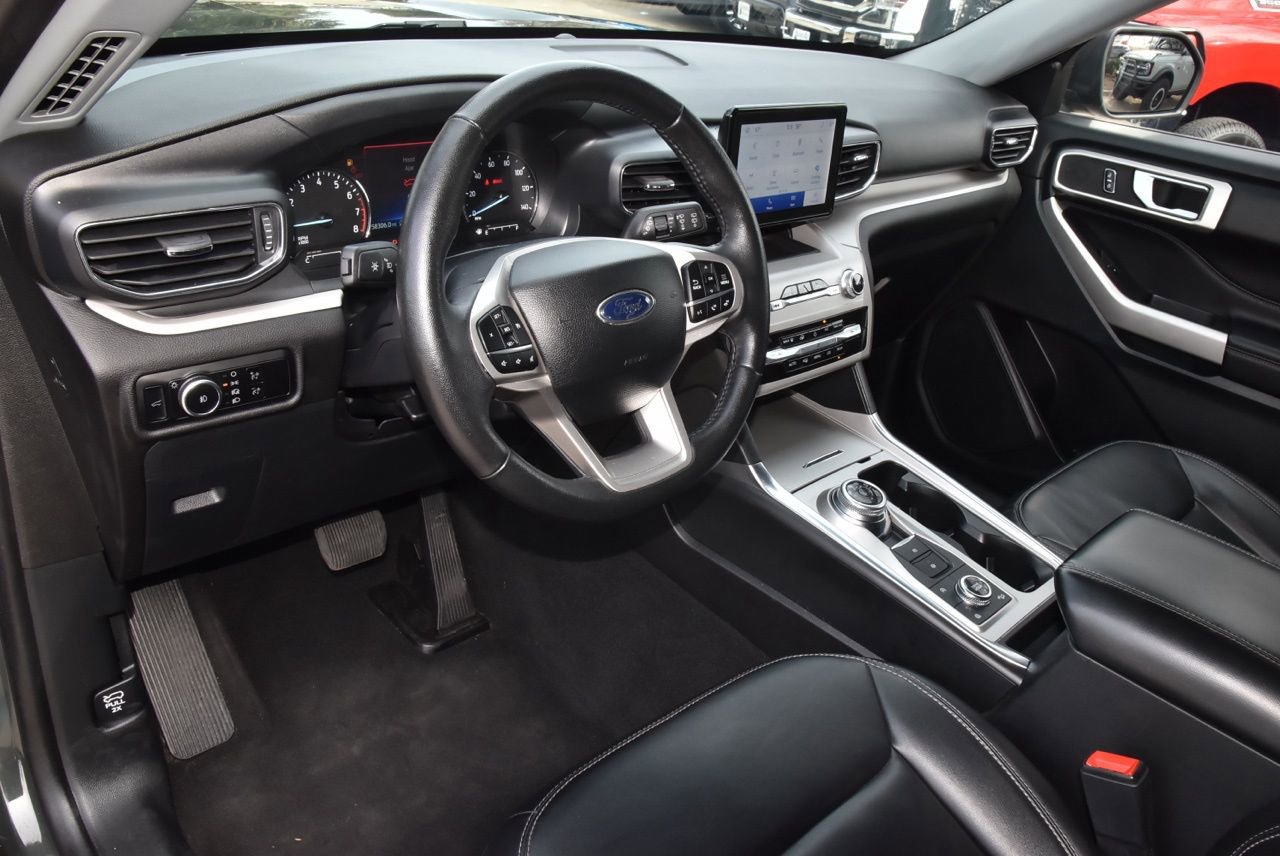 Used 2023 Ford Explorer XLT w/ Equipment Group 202A image 28