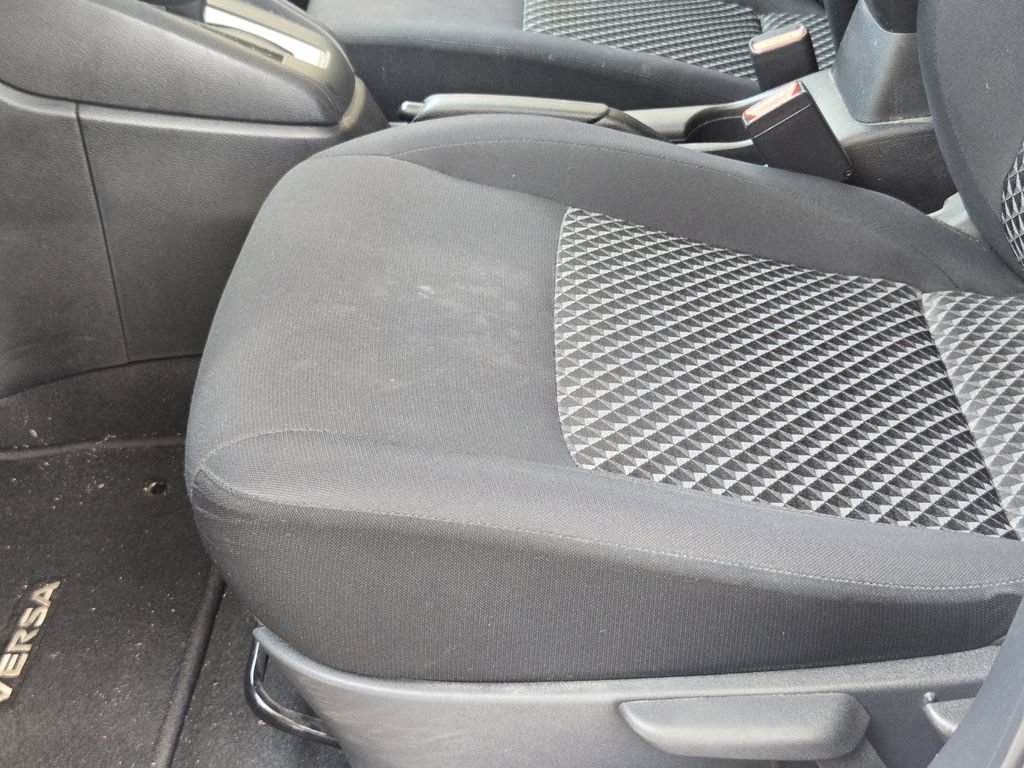 Used 2022 Nissan Versa S FWD image 22