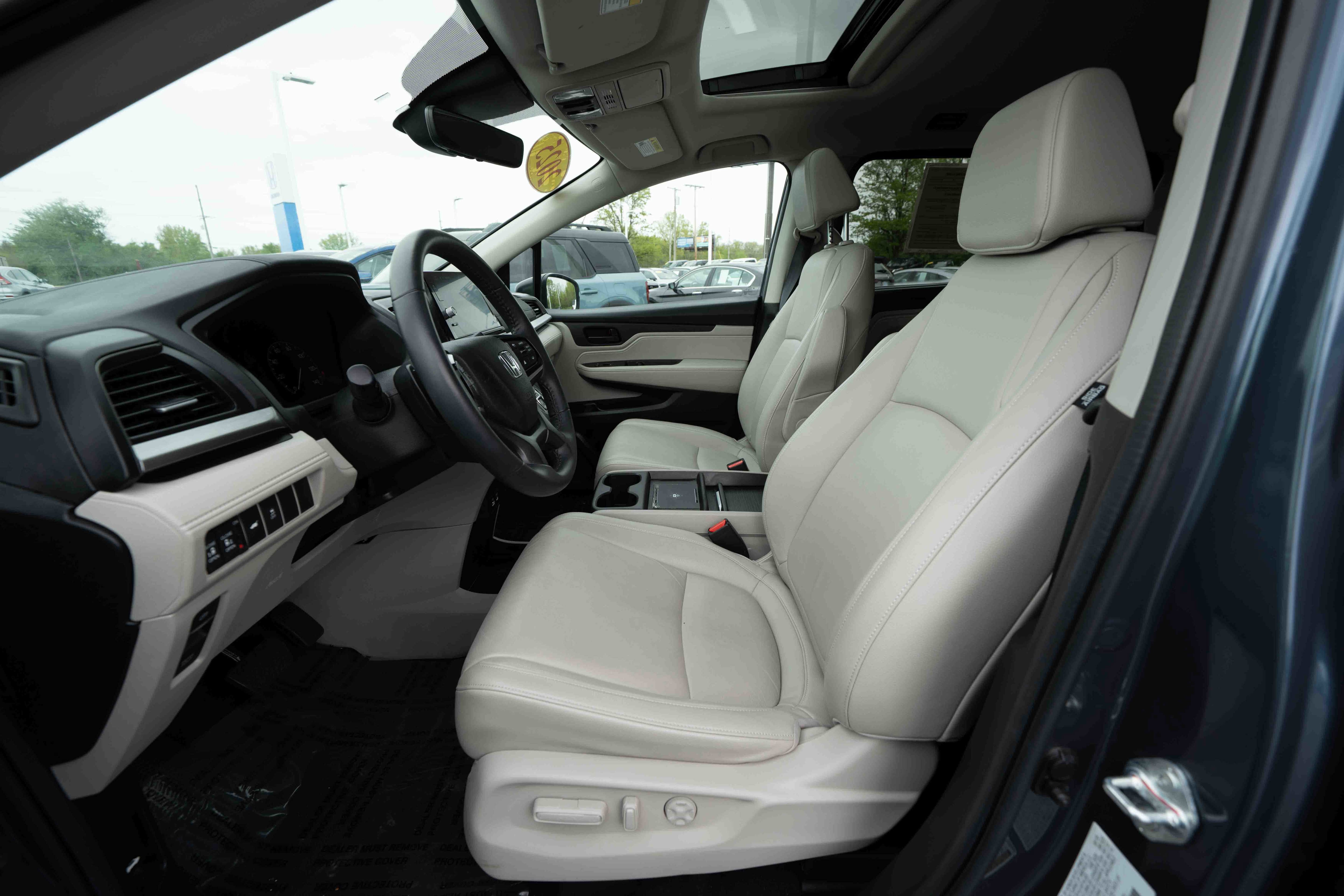 Certified 2025 Honda Odyssey EX-L image 9