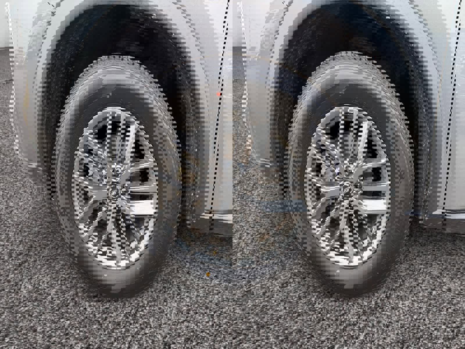 Used 2023 Nissan Rogue S image 14