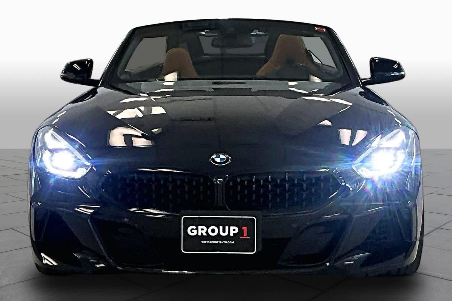 Used 2022 BMW Z4 M40i w/ Premium Package RWD image 3