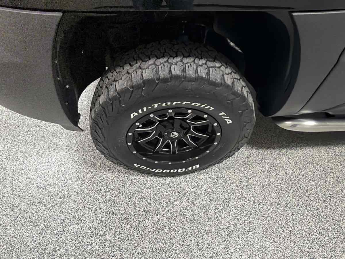 Used 2005 Chevrolet Avalanche Z71 w/ Sun And Sound Package image 41