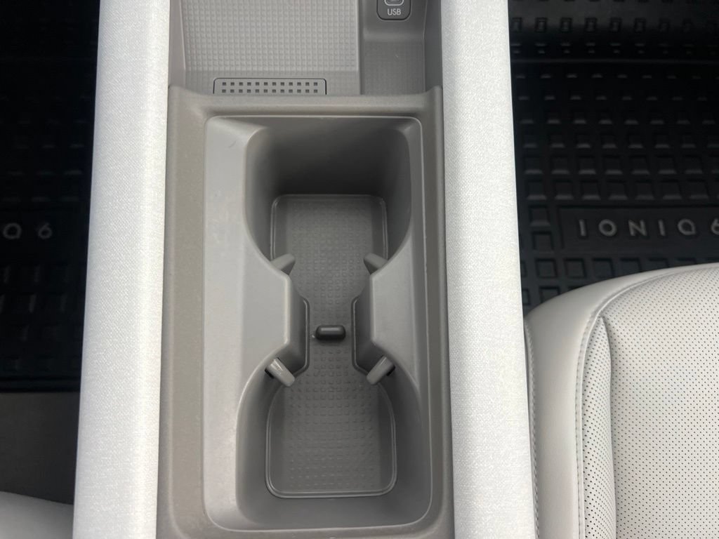 Used 2024 Hyundai Ioniq 6 SEL RWD image 70