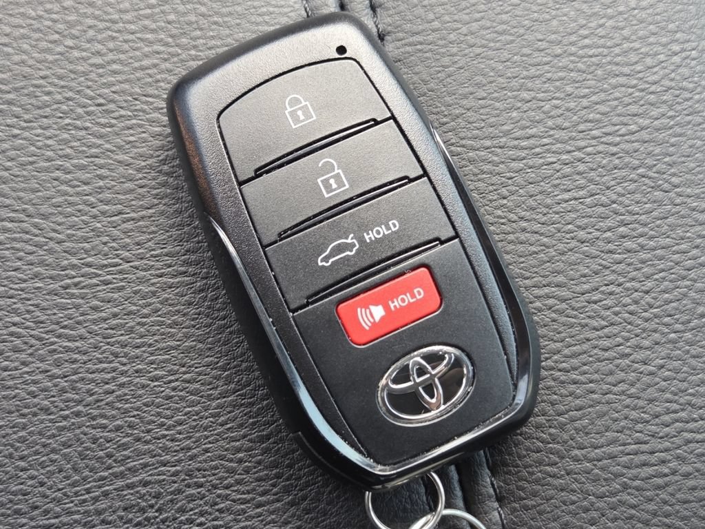 Used 2026 Toyota Camry SE w/ Convenience Package FWD image 37