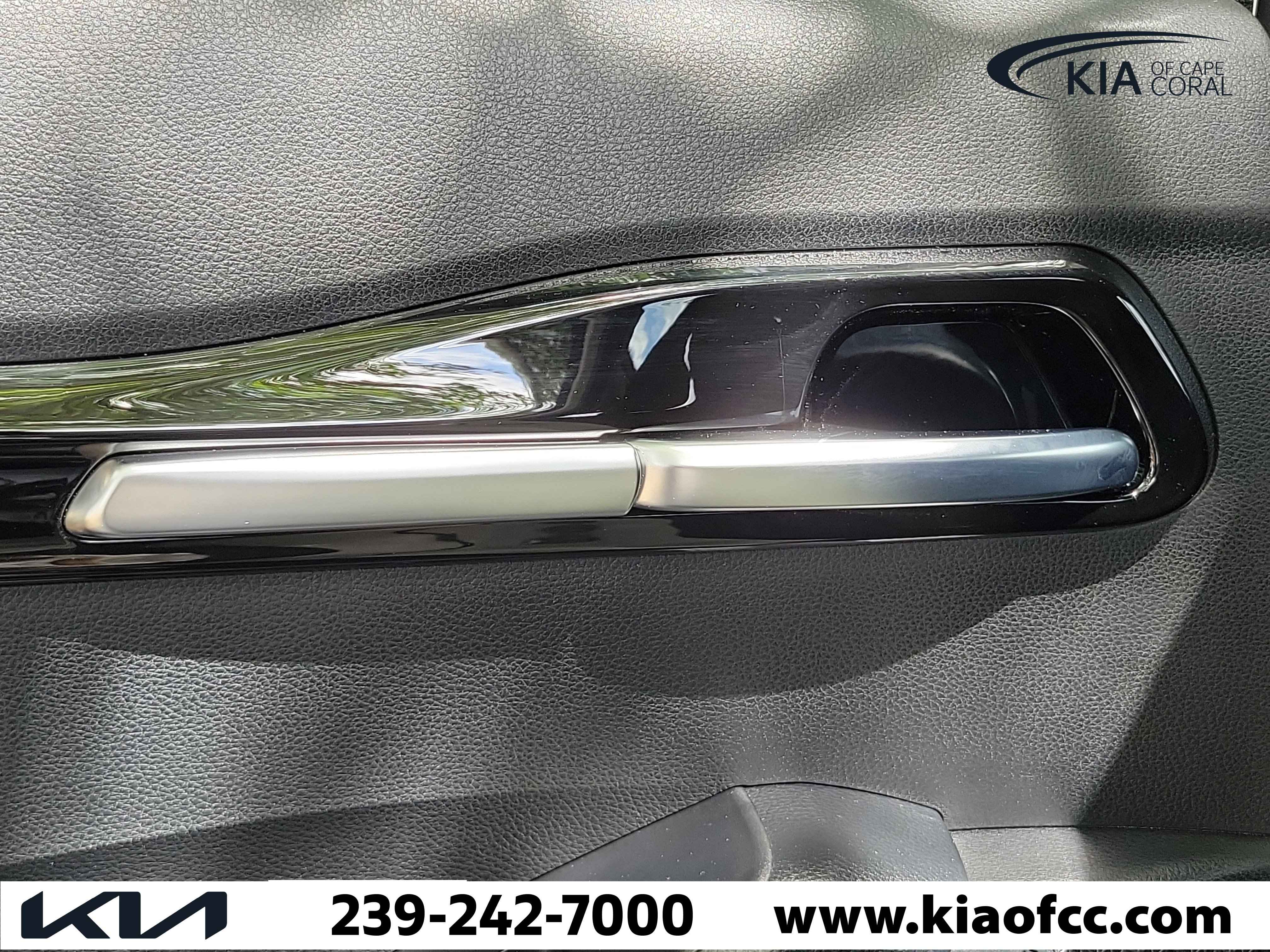 Certified 2025 Kia Seltos S AWD/4WD image 14