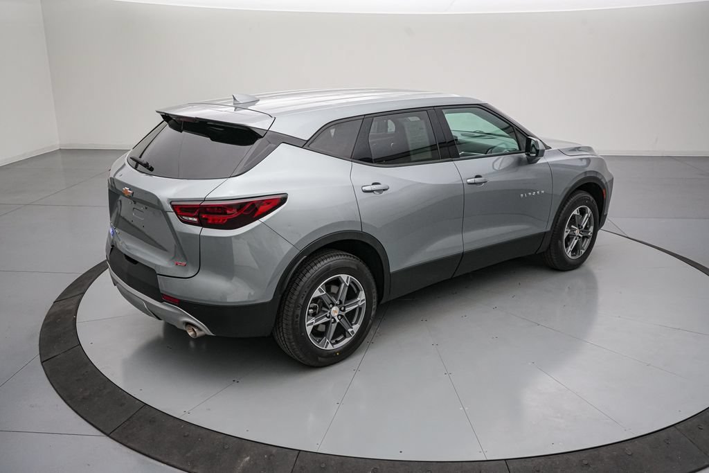Used 2025 Chevrolet Blazer LT AWD/4WD image 5