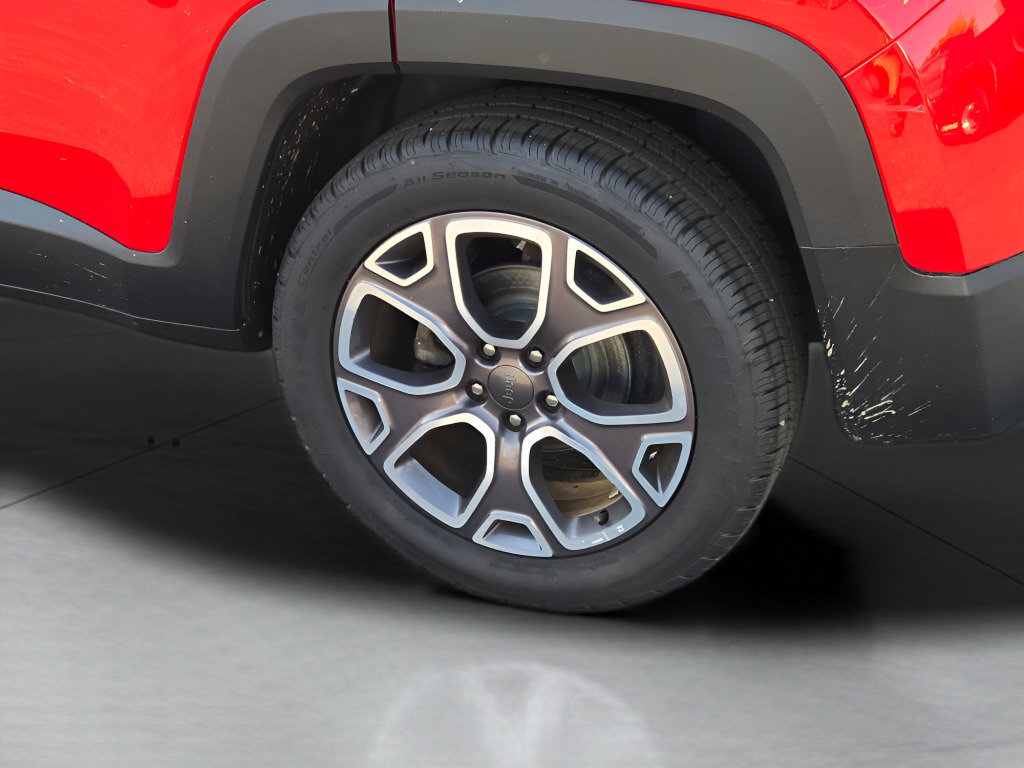 Used 2017 Jeep Renegade Limited FWD image 19