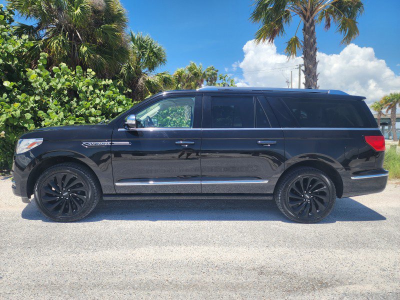 Used 2021 Lincoln Navigator L Black Label w/ Cargo Convenience Package image 3