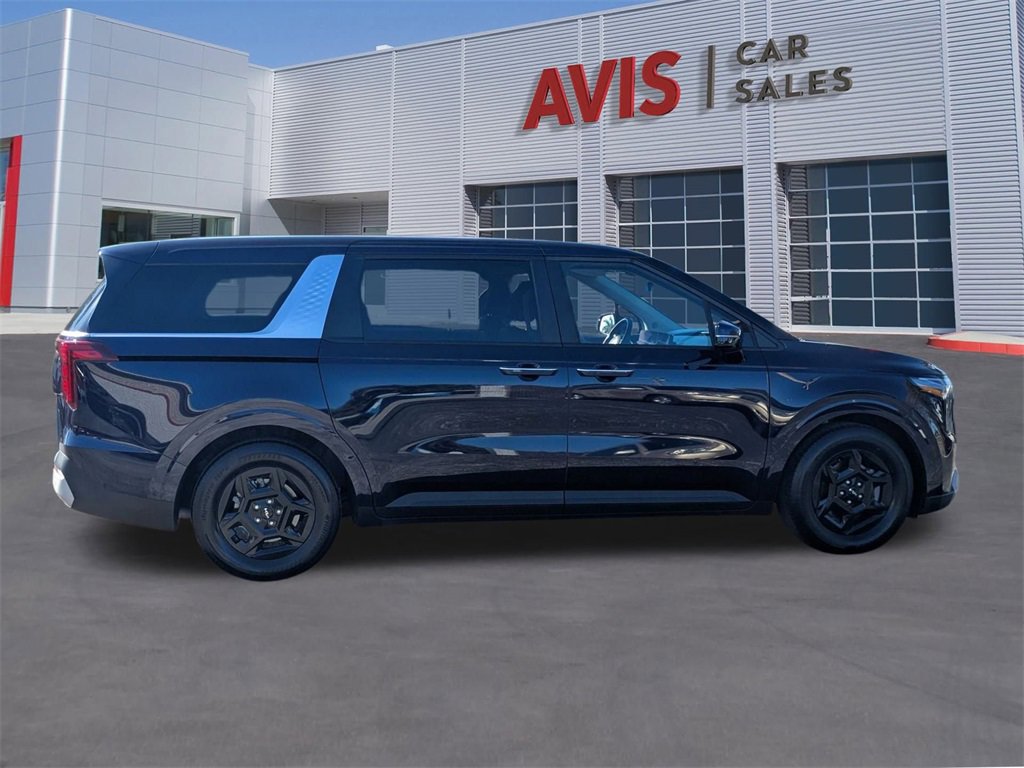 Used 2025 Kia Carnival image 5