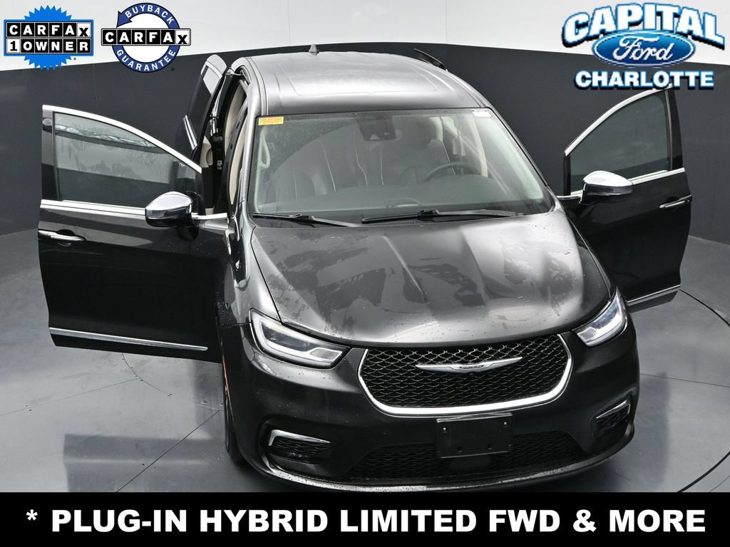 Used 2023 Chrysler Pacifica Limited FWD image 34