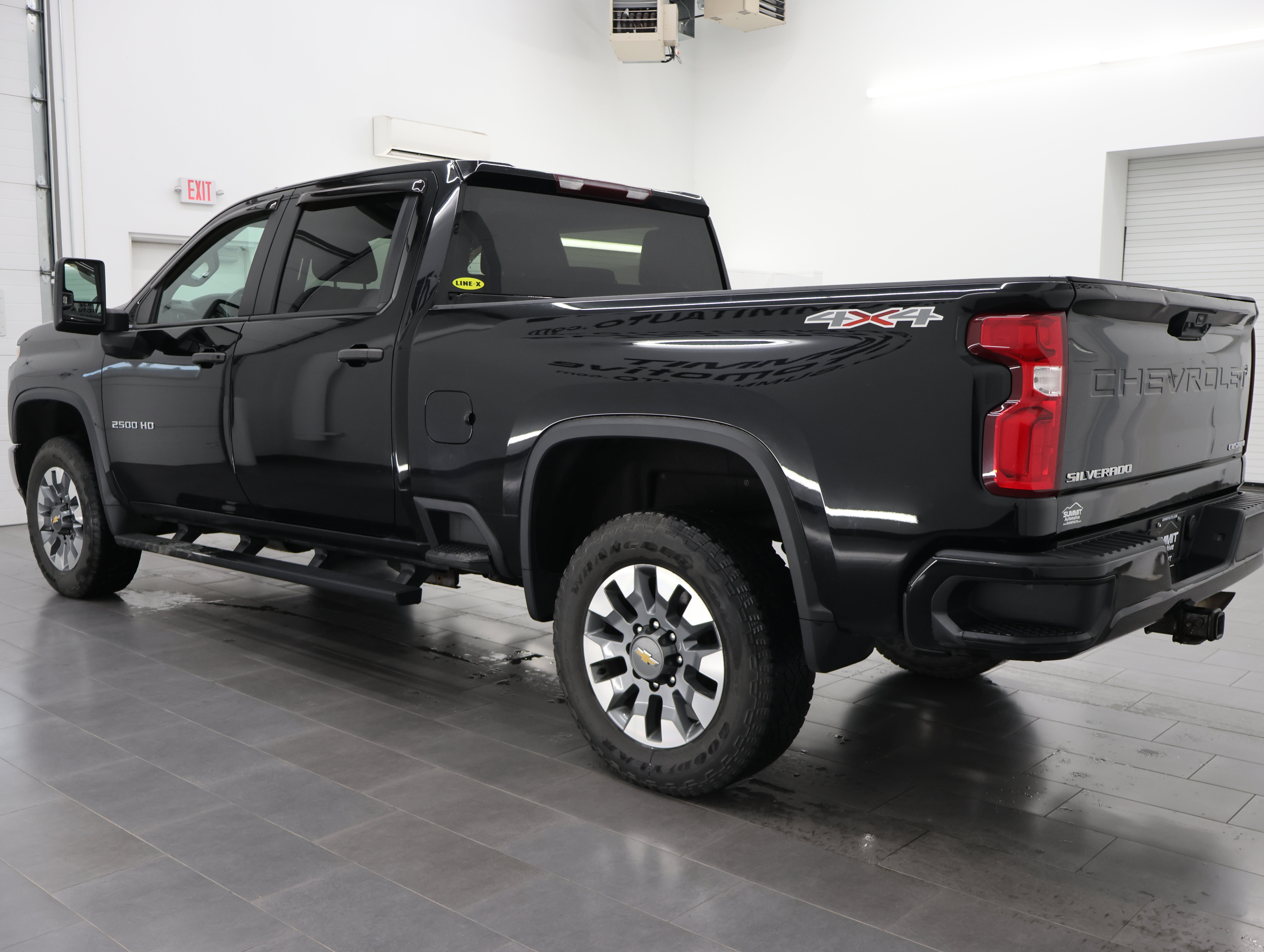 Used 2021 Chevrolet Silverado 2500 Custom w/ Custom Value Package AWD/4WD image 30