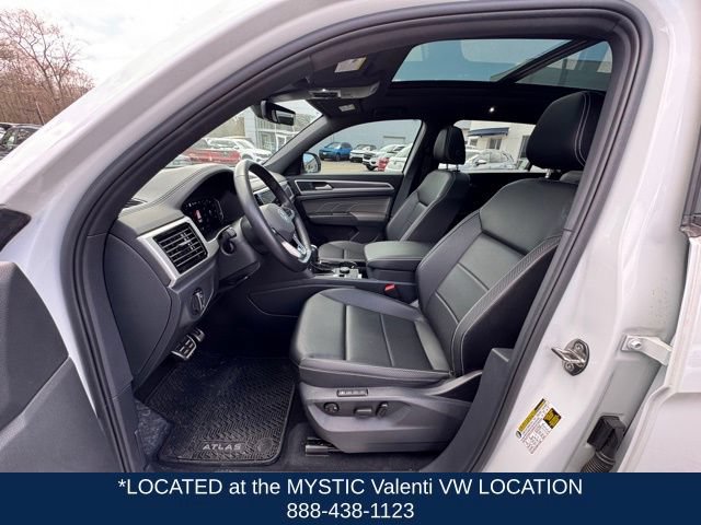 Certified 2023 Volkswagen Atlas Cross Sport SEL R-Line AWD/4WD image 30