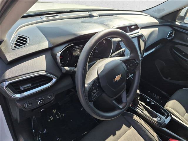 Used 2022 Chevrolet TrailBlazer LT w/ Convenience Package FWD image 10