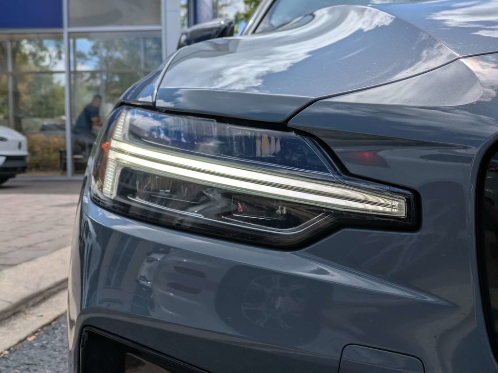 Used 2023 Volvo S60 B5 Core w/ Protection Package Premier image 10